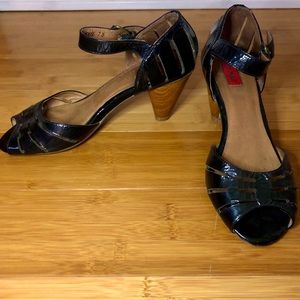 Miz Mooz Black Patent Heels 7.5